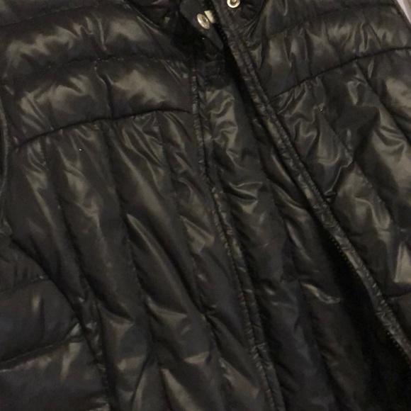 Black puffer vest - Picture 3 of 3